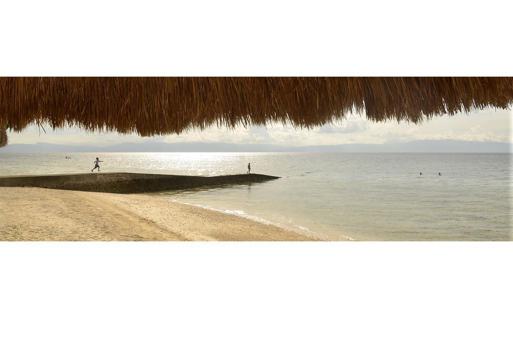 Allure Badian Beach Villa Екстер'єр фото